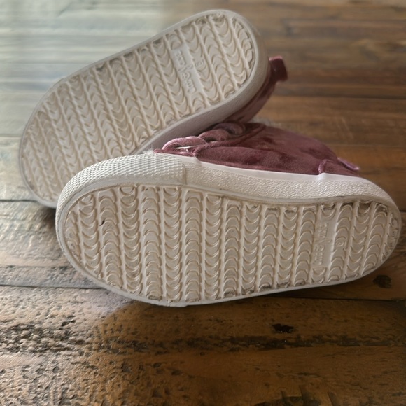 Toddler girls winter shoes bundle Size 6. - Picture 7 of 9